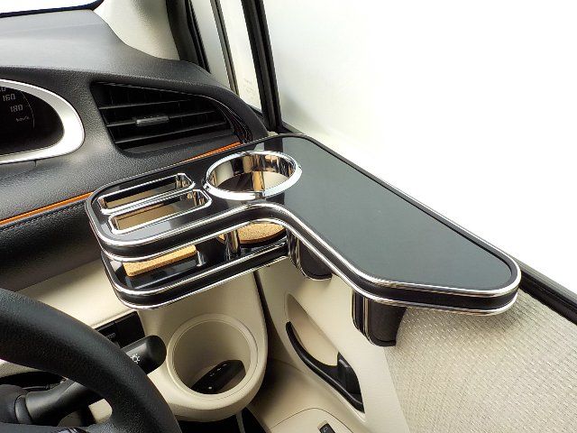 15|07～ サイドテーブル運転席側