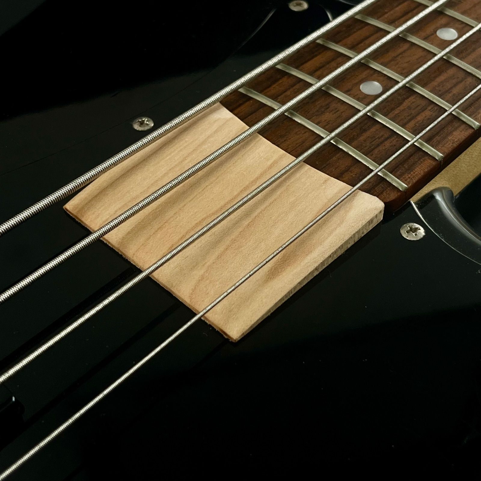 ネックエンドスロープ Mサイズ Fender系 JB - PB 用クラシックデザイン メイプル製 WWW_TRAVELLANDINDIA_COM