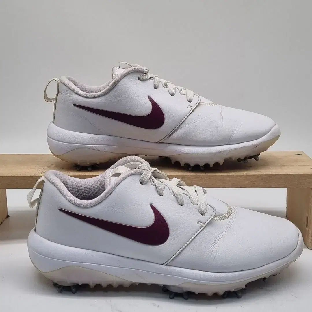 NIKE(ナイキ) ローシ G レディースゴルフシューズ 240_ - メルカリ