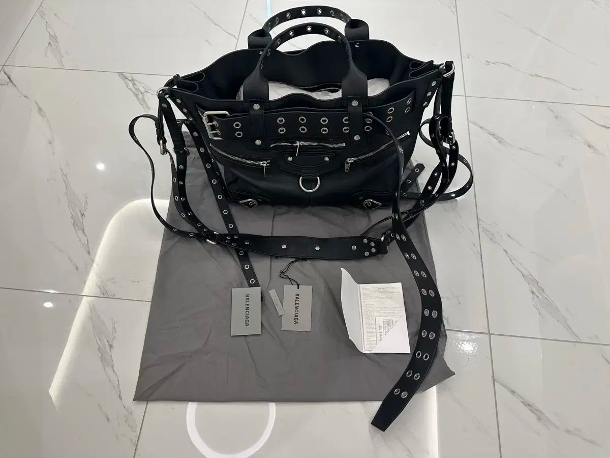 雷市場（ポンジャン）商品韓国直送】BALENCIAGA(バレンシアガ) ベルト 