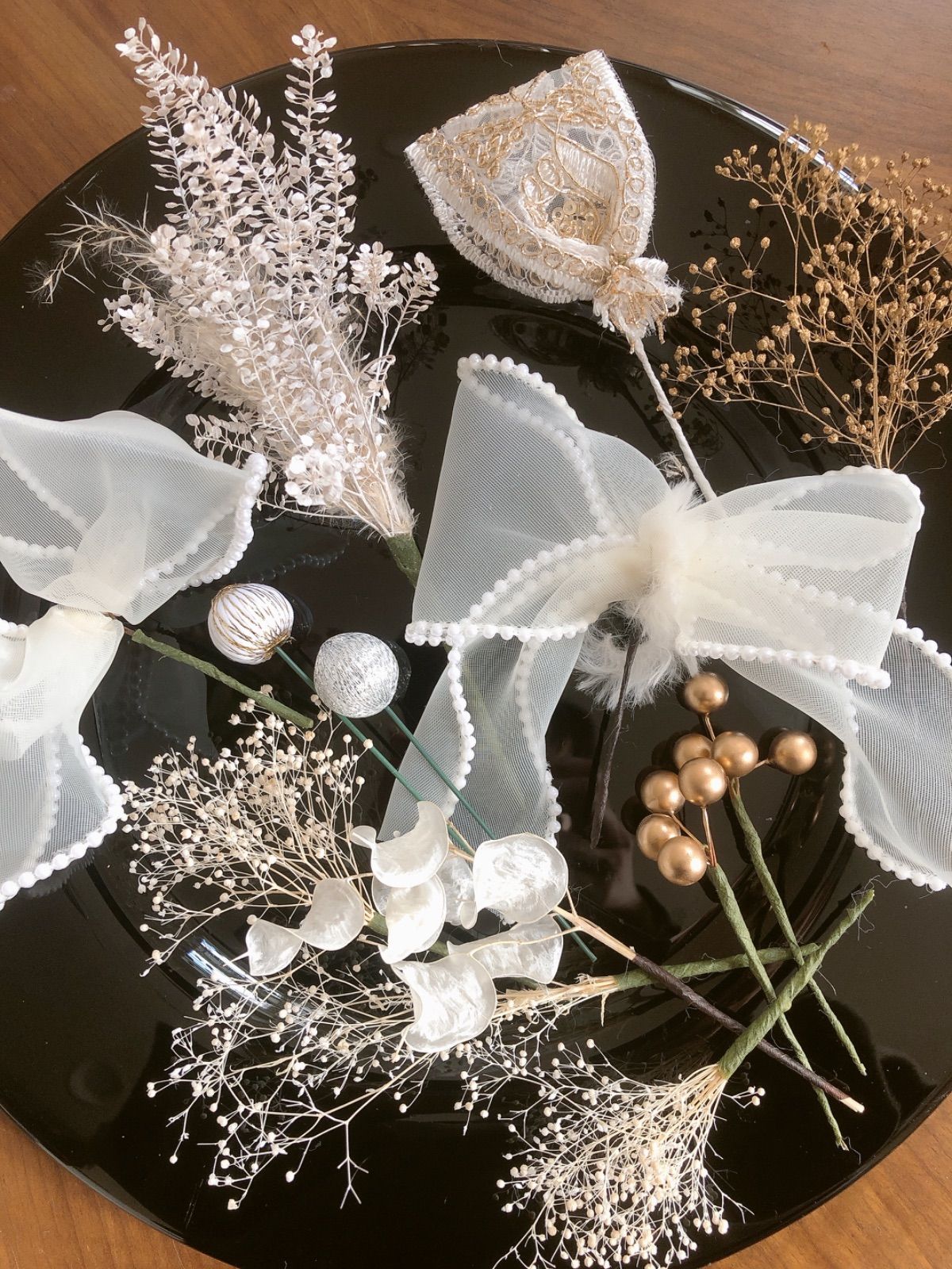 miumiu パテントレザーヘアクリップ バレッタ アイボリー MIU MIU