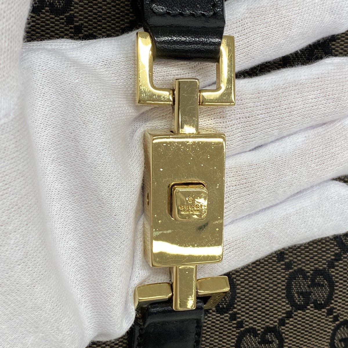 ブラック ゴールド金具