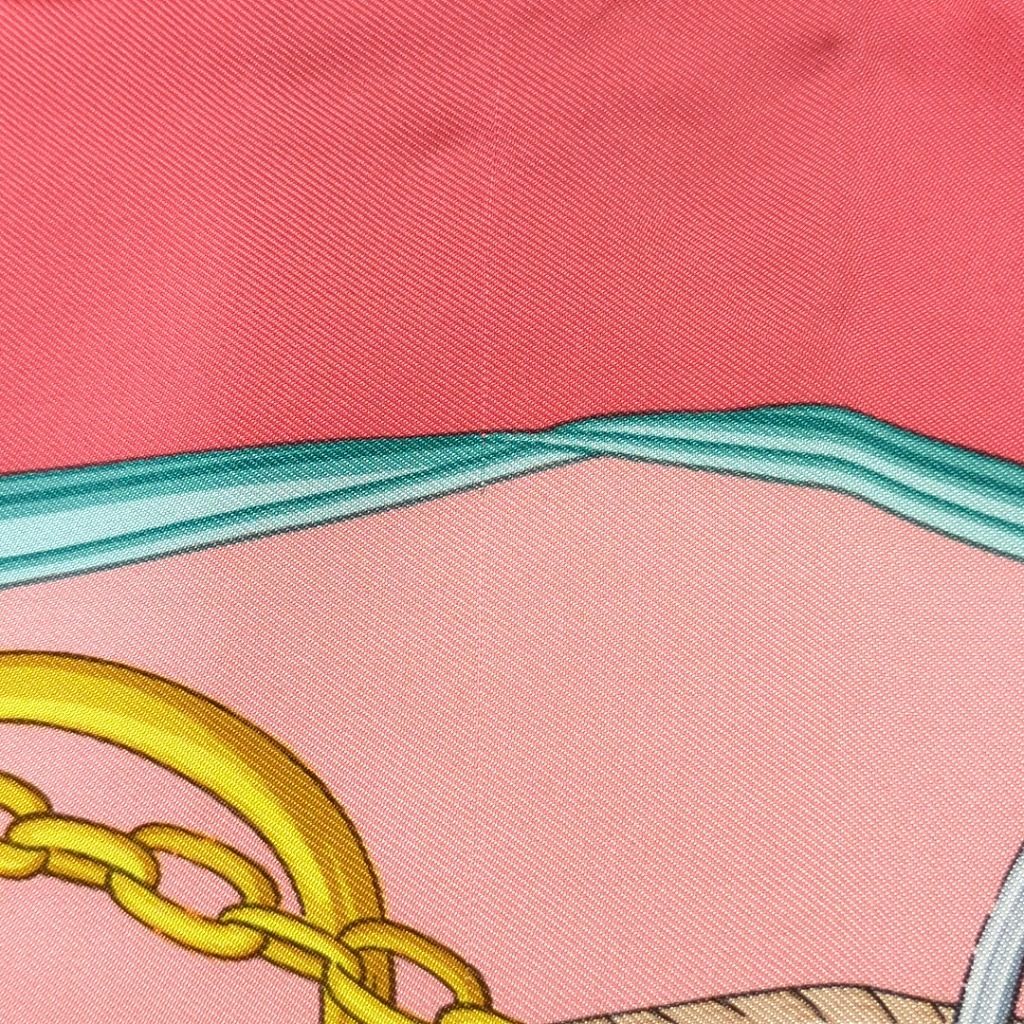 イエロー