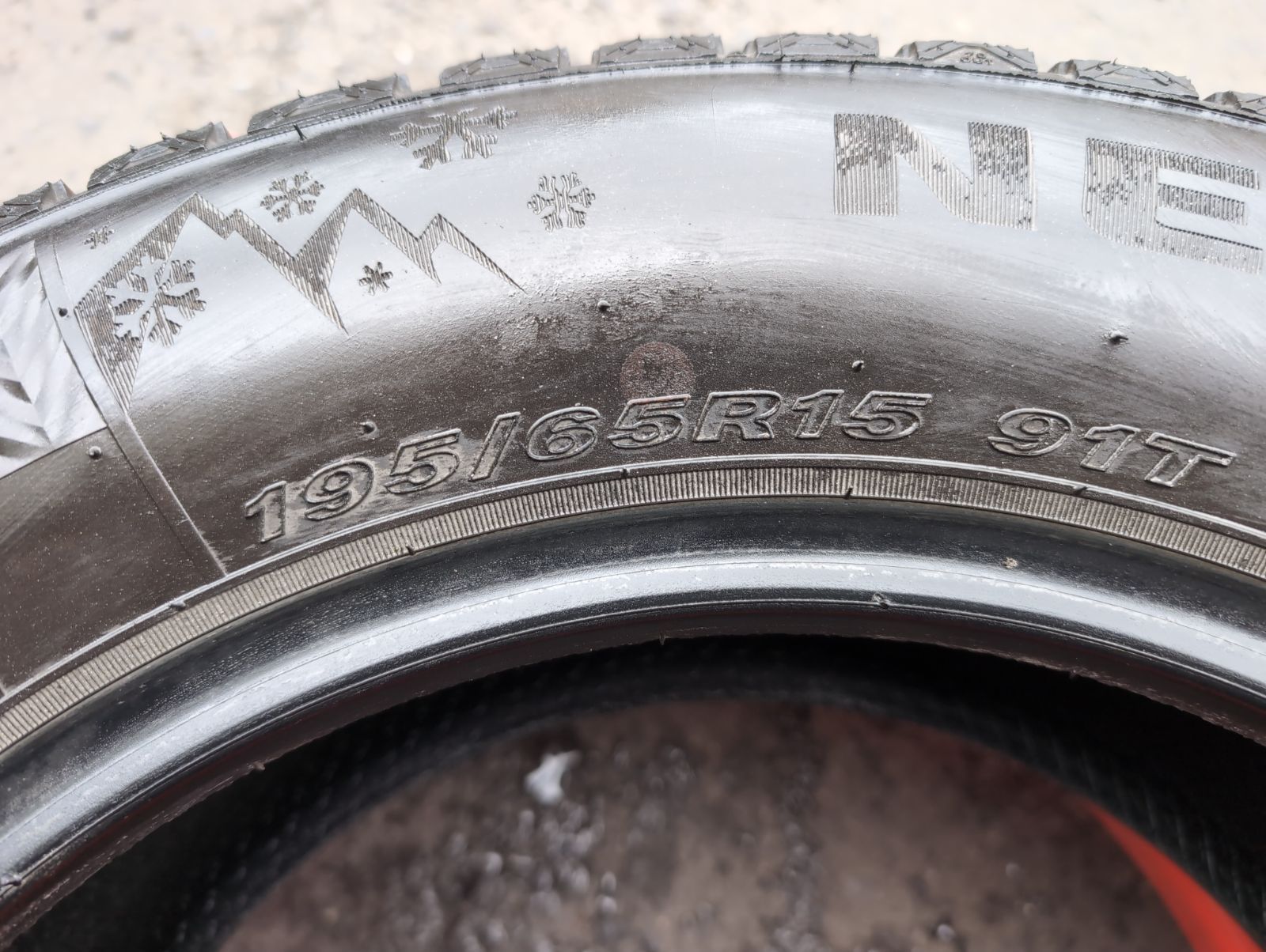 送料無料!! 195/65R15 NEXEN 22製 ノア ヴォクシー セレナ