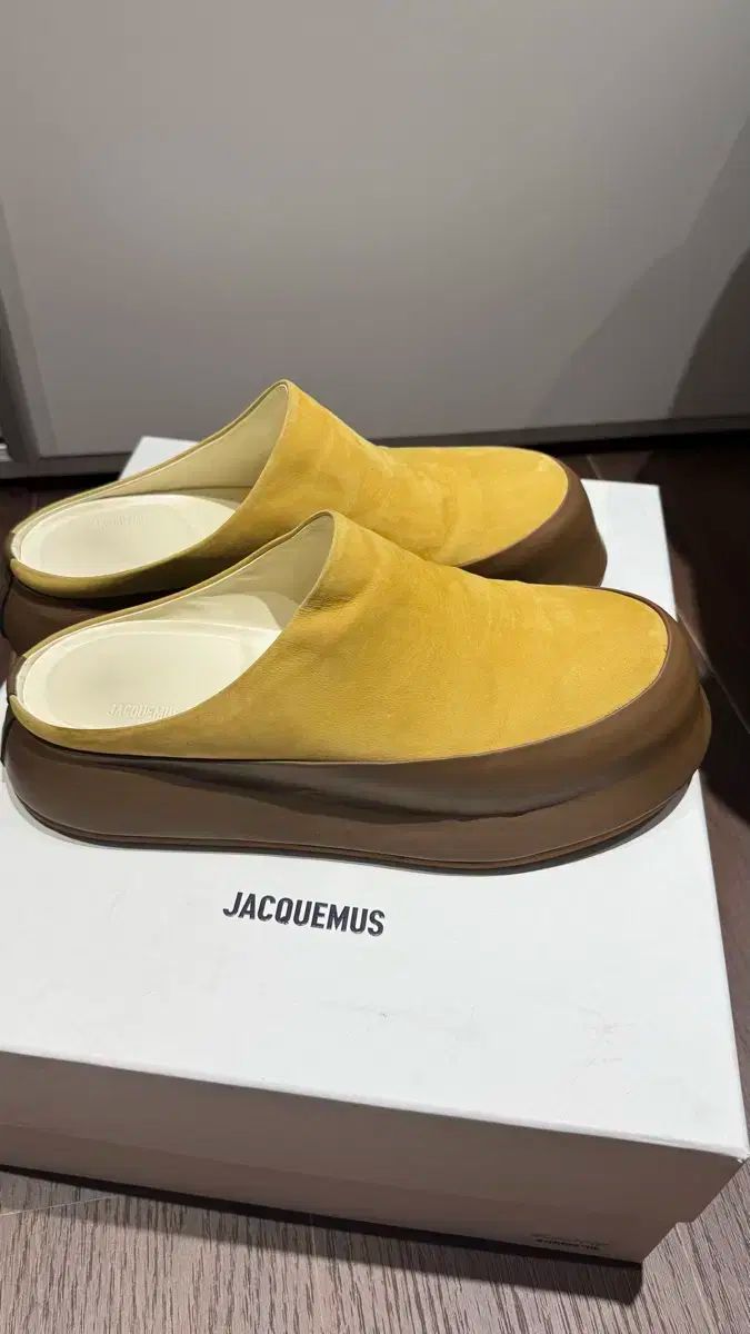 ジャックムス スエード ミュール サンダル ブラウン|イエロー 42