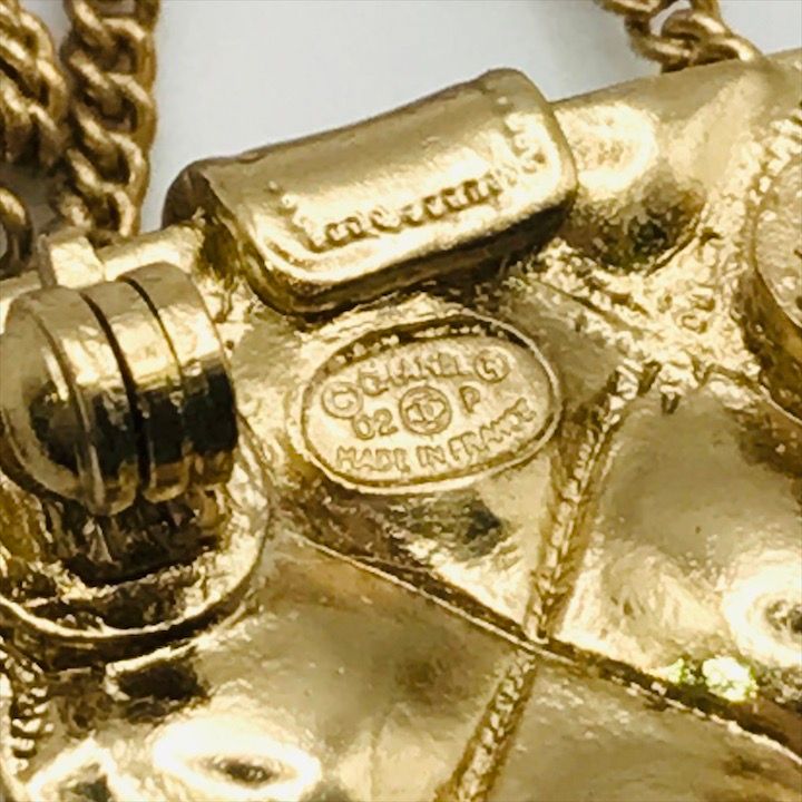 【美品】CHANELココマーク マトラッセ　バッグ型 ゴールド チャーム 2023春夏 CHANEL シャネル ショルダーバッグ マトラッセ ココ