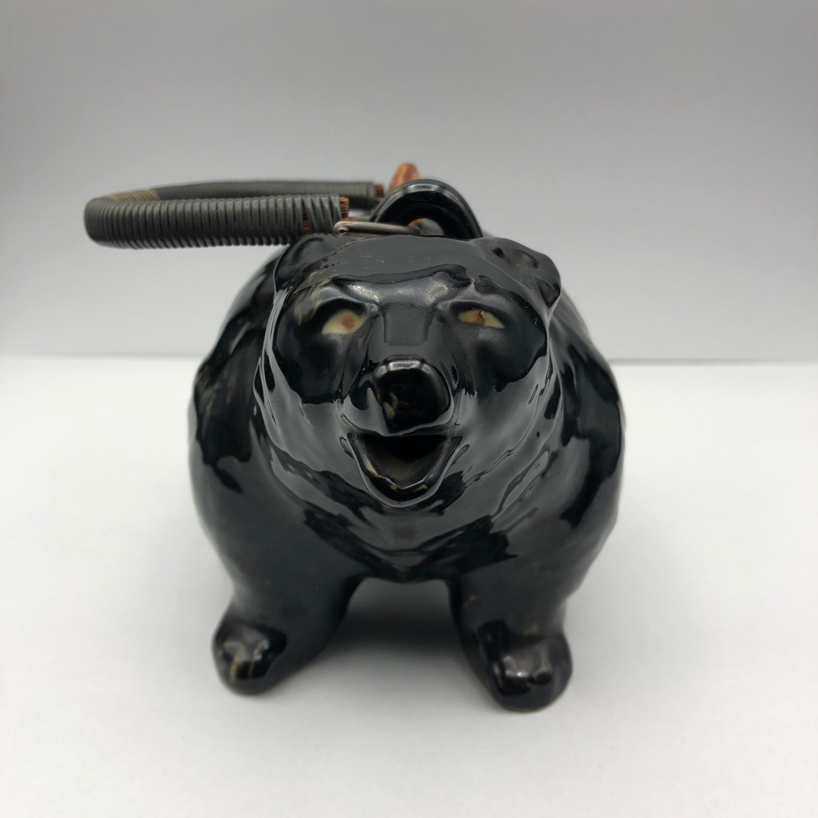 北海道のお土産／クマの彫り物・温根湯温泉物【1968年製・昭和ノスタルジー】。 北海道のお土産／クマの彫り物・温根湯温泉物【1968年製・昭和