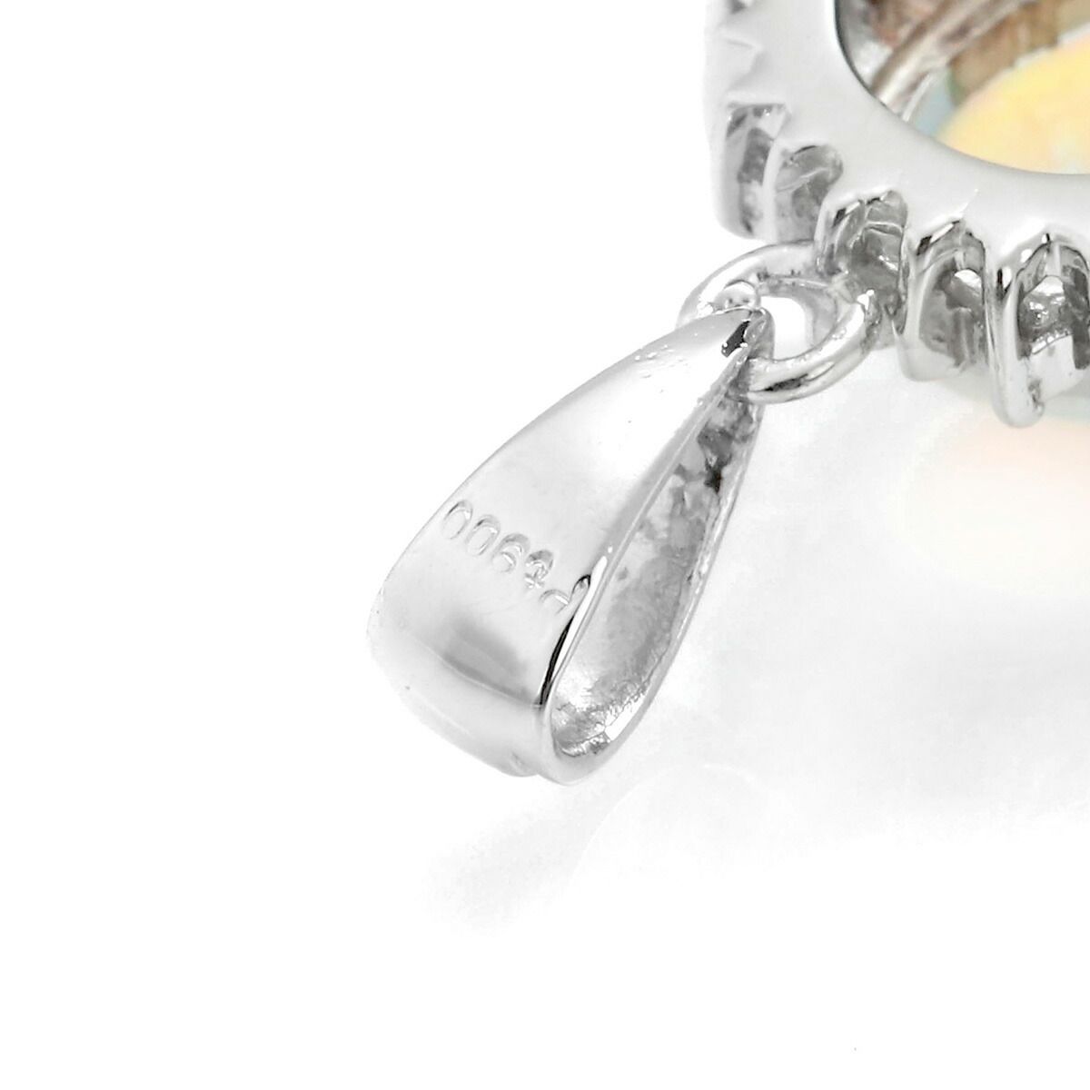 ヘイローデザインペンダントトップ オパール 0.98ct ダイヤモンド 