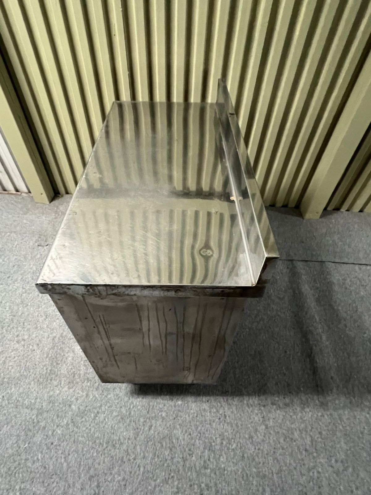 ︎ ステンレス製