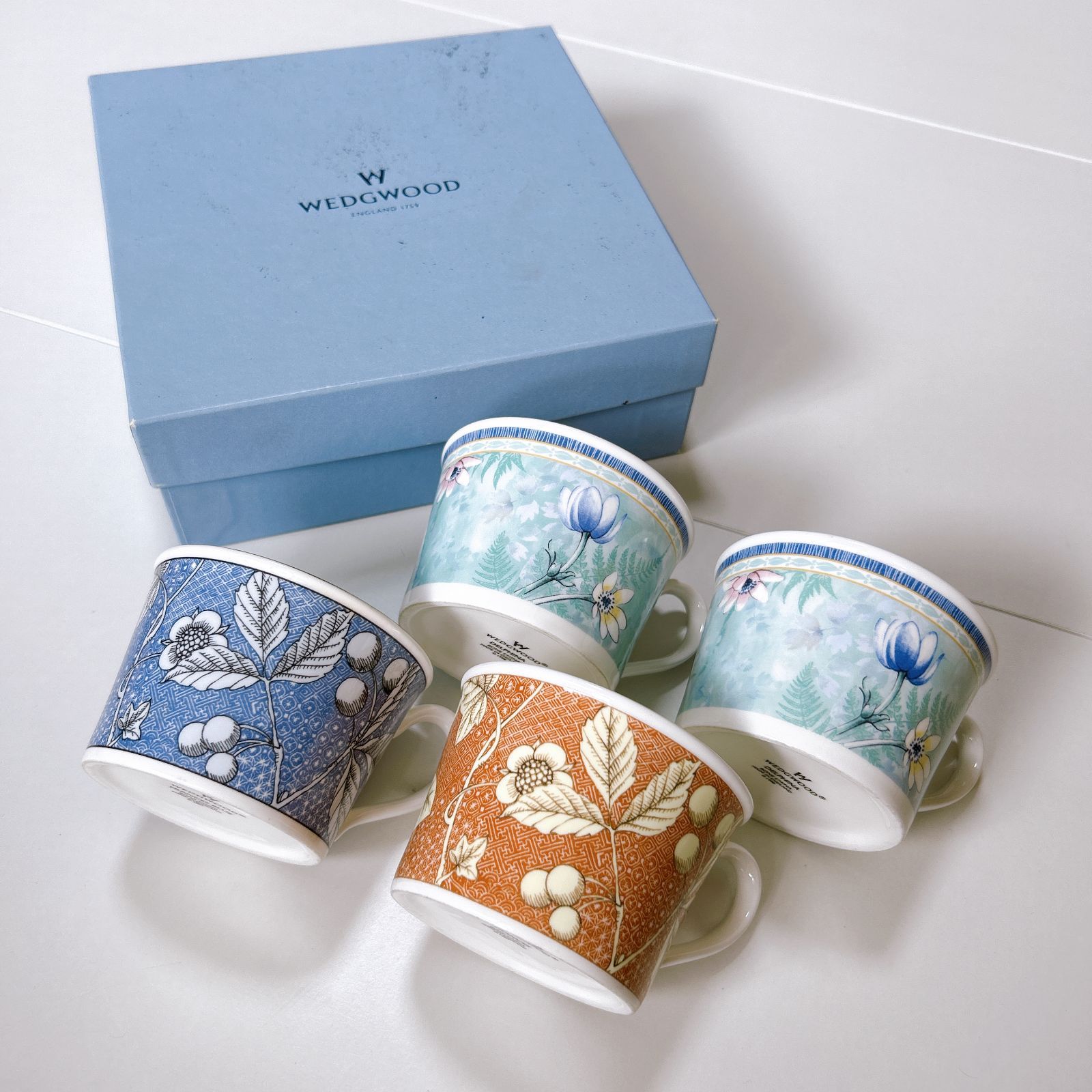 WEDGWOOD カップ ４客まとめ デルフィーナ フランシス 外箱汚れあり 管理番号ARCIRA1648