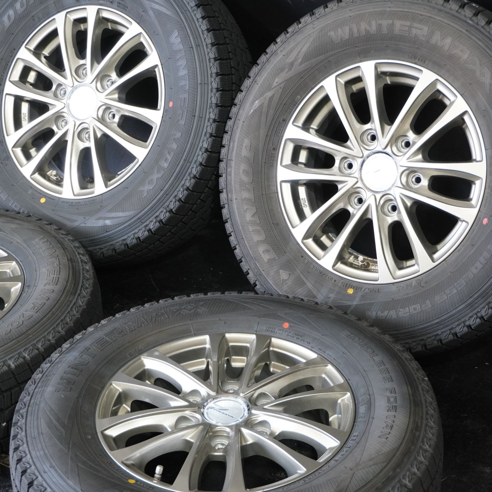 23年製 バリ山 ダンロップ WINTER MAXX SV01 PRODITA HC 195 80R15 5.5J 42 139.7 6H 4本 スタッドレス キャラバン