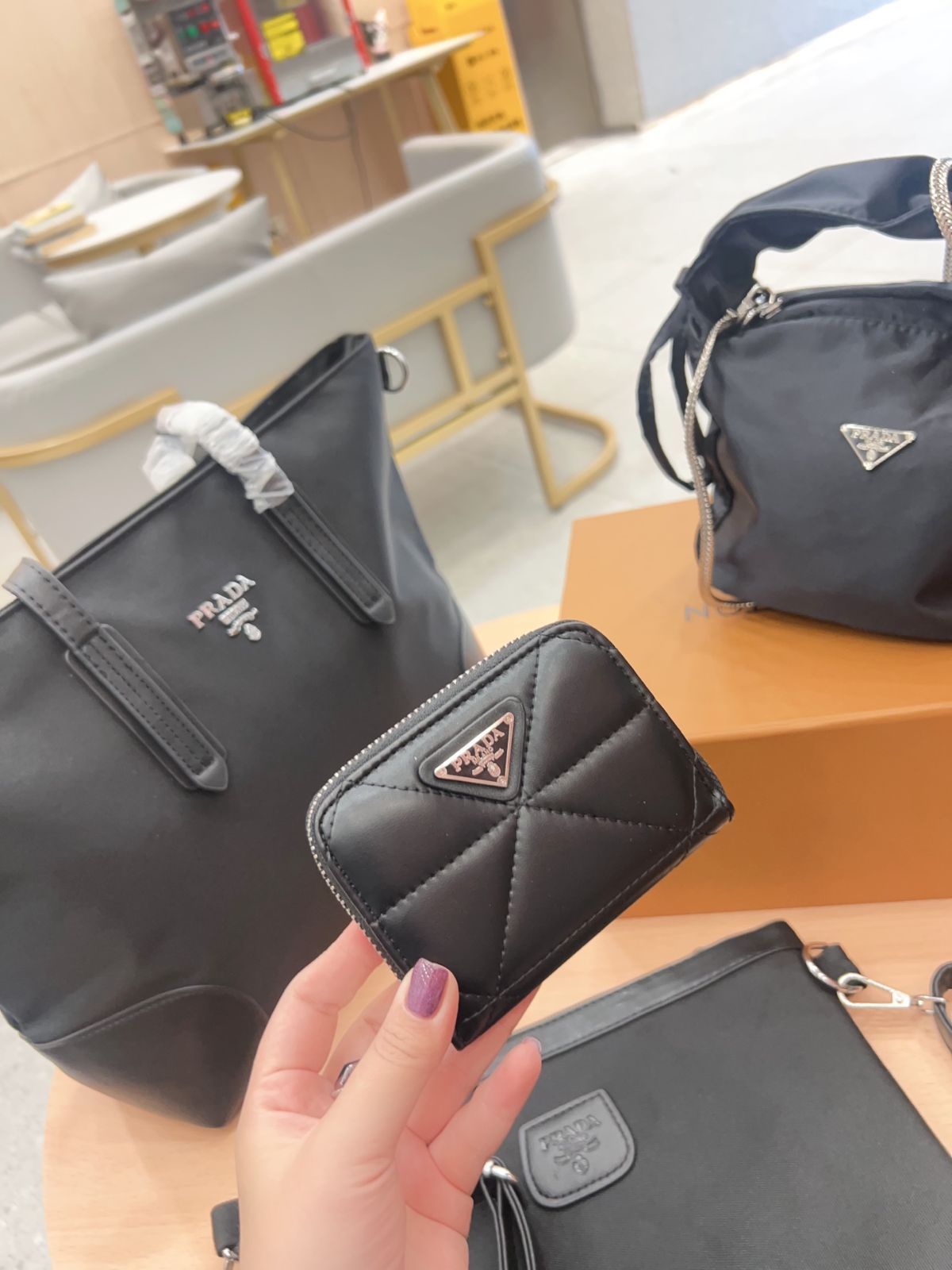 PRADA ブラック ドローストリングバッグ PRADA（プラダ）の「Prada - ドローストリングバッグ S - women