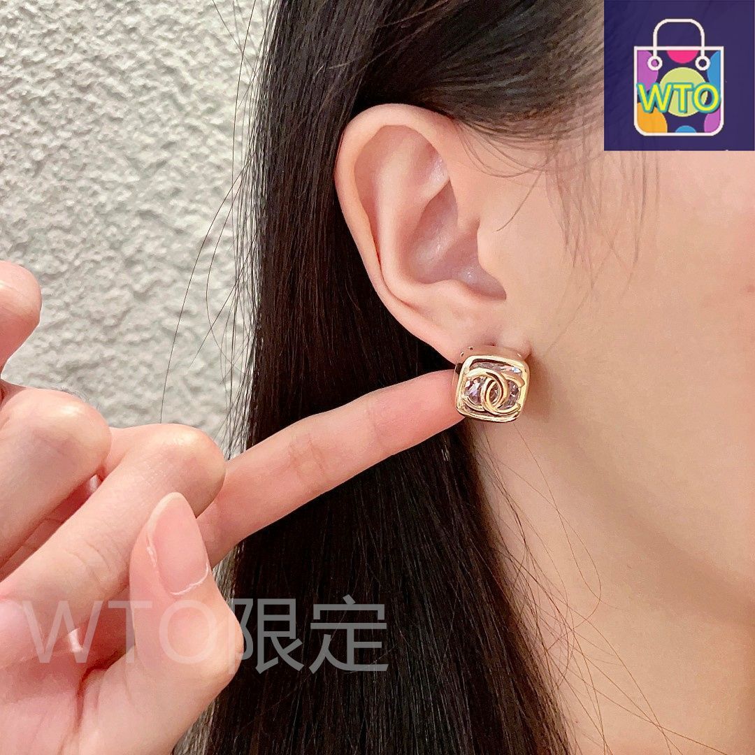 ピアスが主役のコーデに！ヴィンテージ風デザイン CHANEL ピアス 今日特価】CHANEL ヴィンテージ ピアス クラシックエレガンス