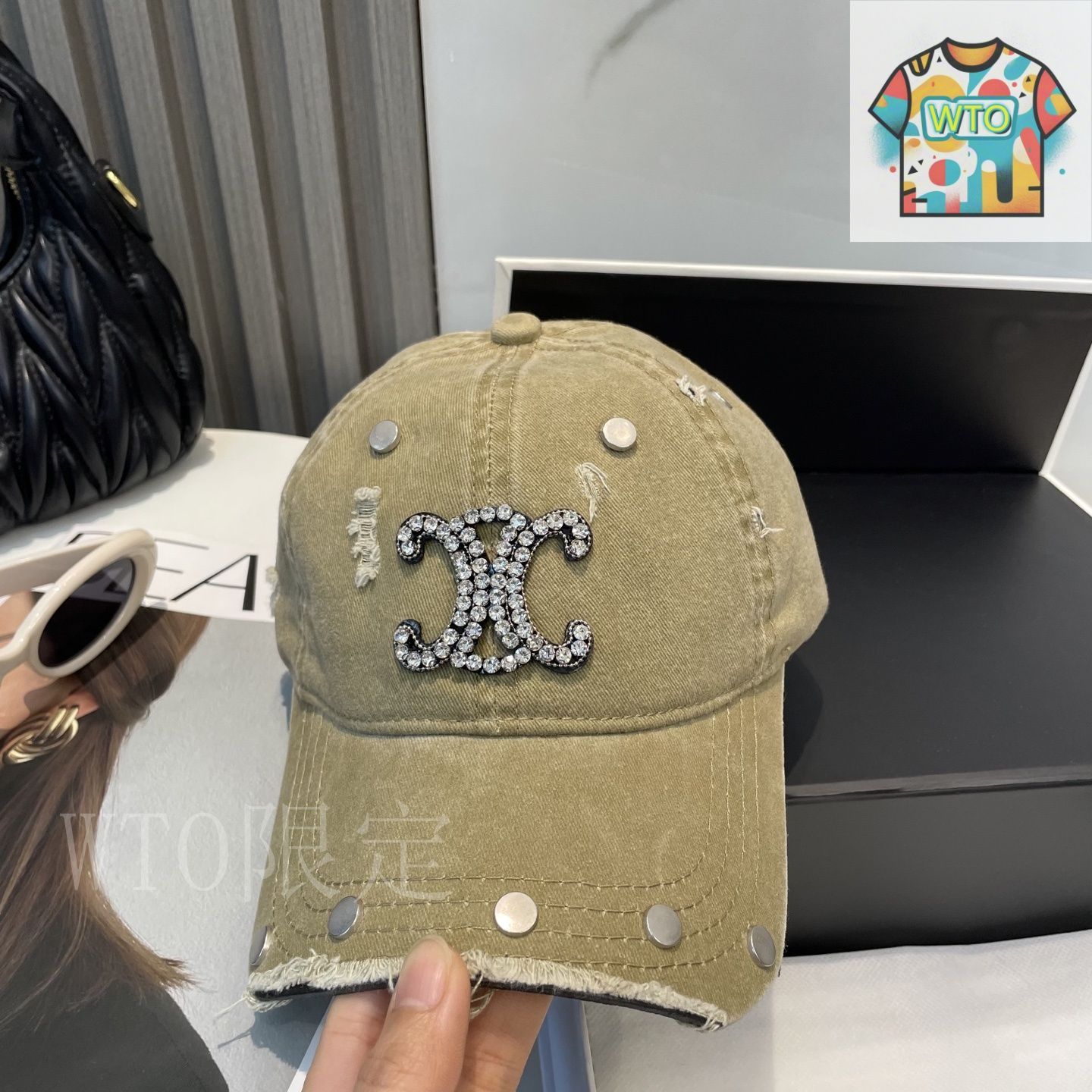 今日WTO】CELINE デザインベースボールキャップ-LX93 - メルカリ