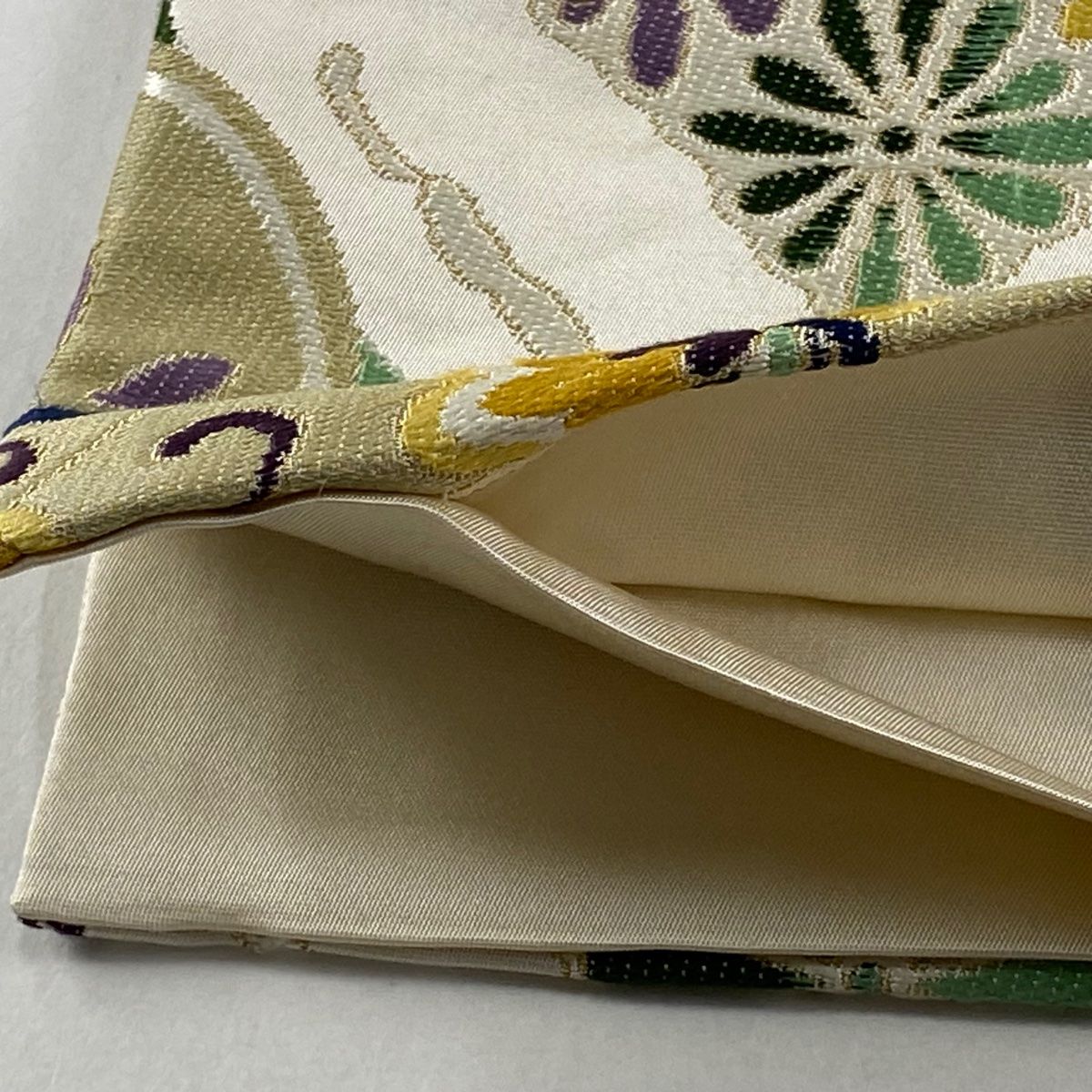 袋帯 美品 逸品 落款 白綾苑大庭 草花 雲文 金糸 赤茶 六