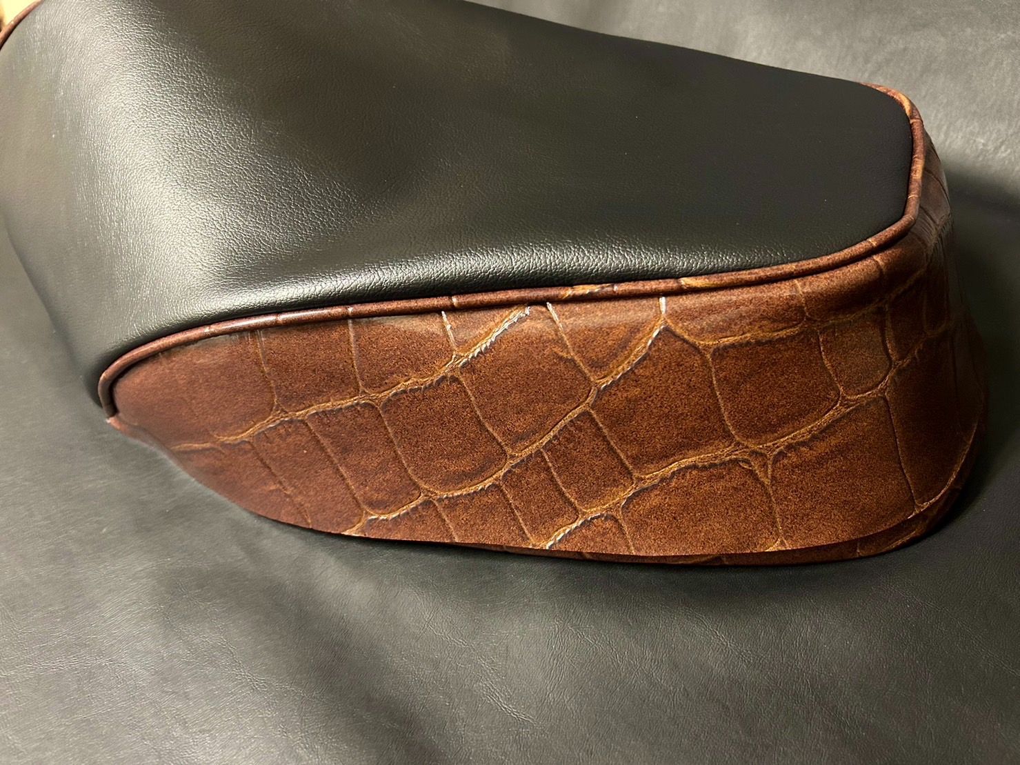 □【DIO ディオ AF34 AF35 SR ZX】張替え用表皮 カスタムシート 黒/茶