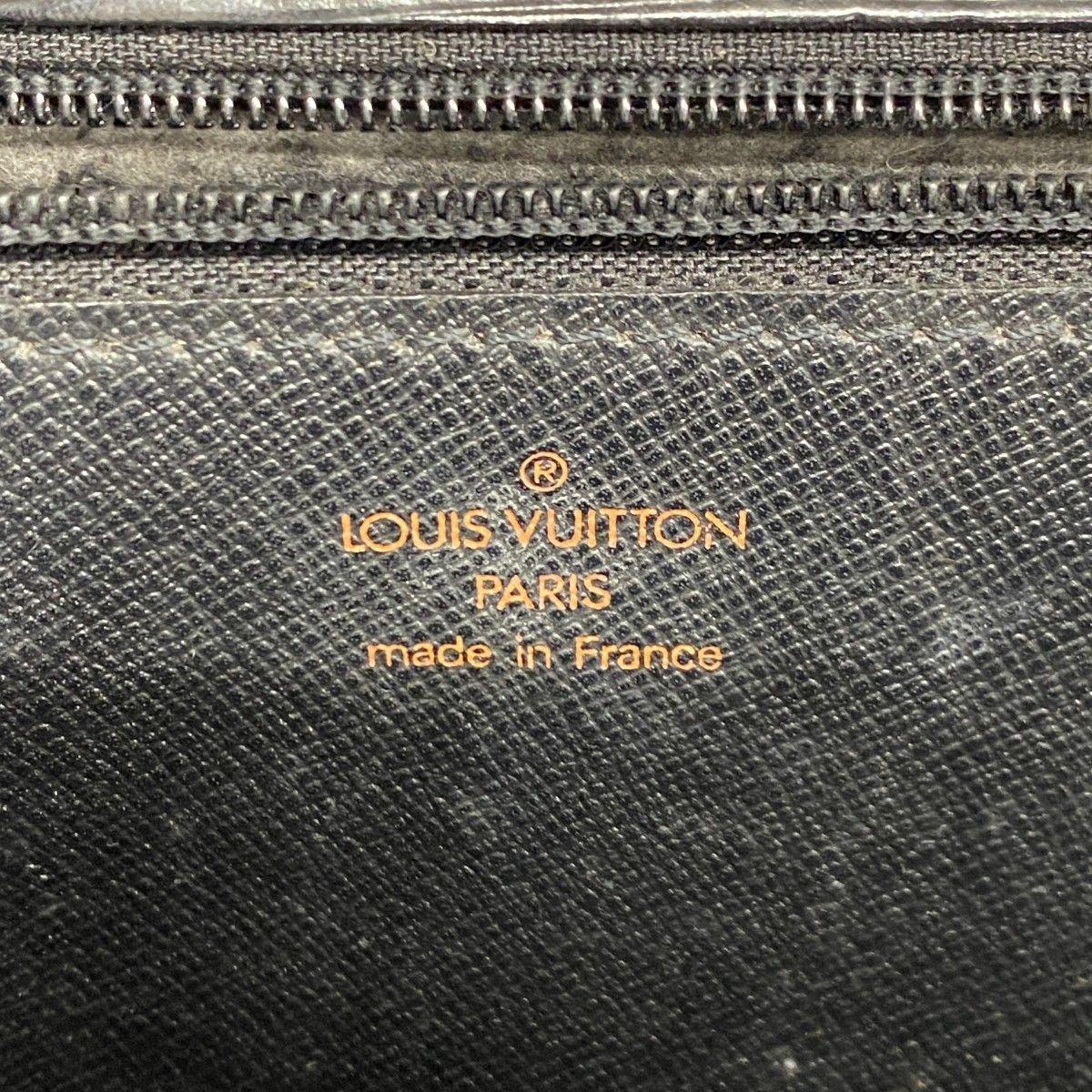 5ec3776】ルイヴィトン クラッチバッグ エピ シャイヨー M52532  