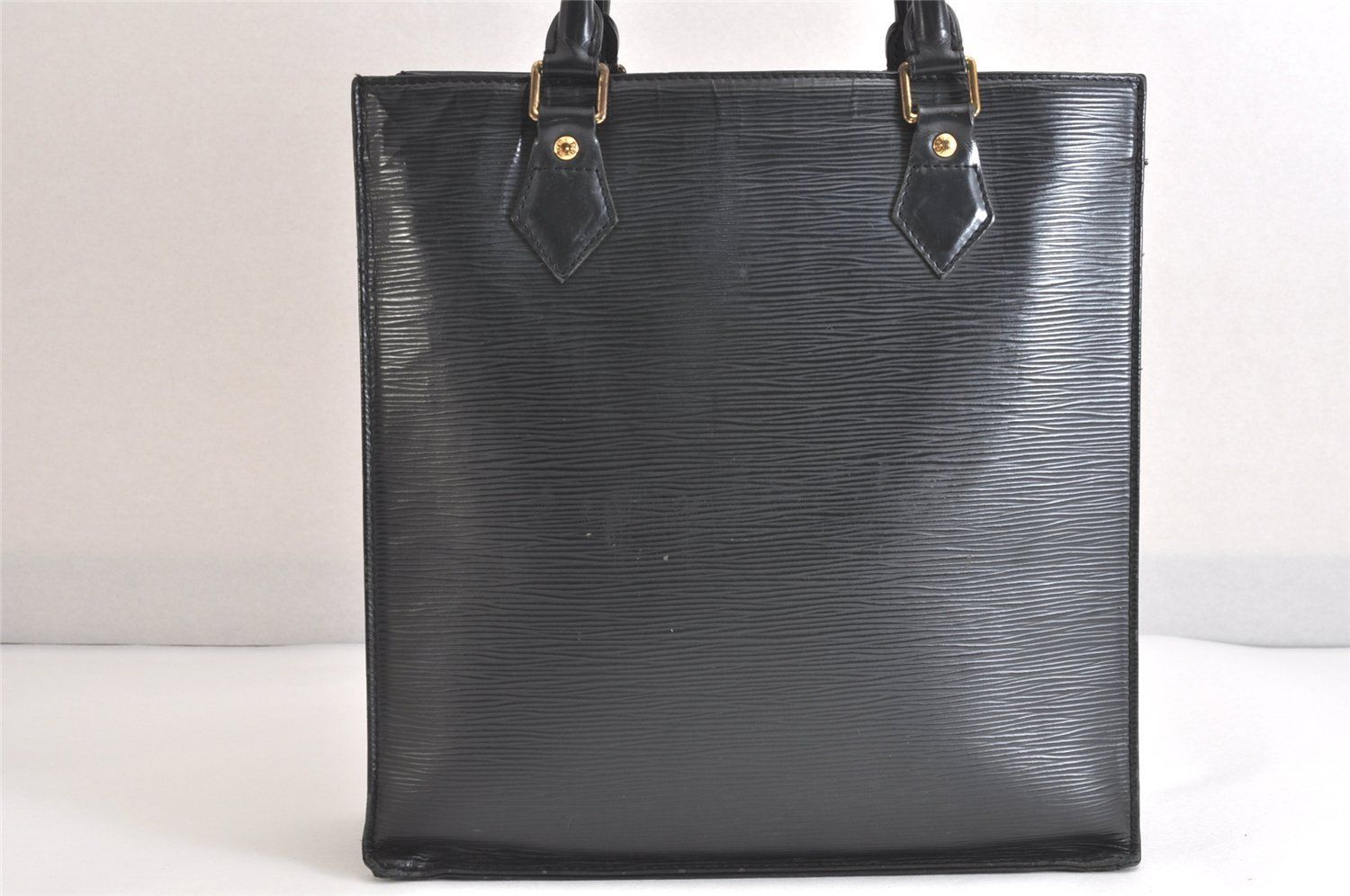 LOUIS VUITTON ルイヴィトン エピ レザー サックプラ ハンドバッグ