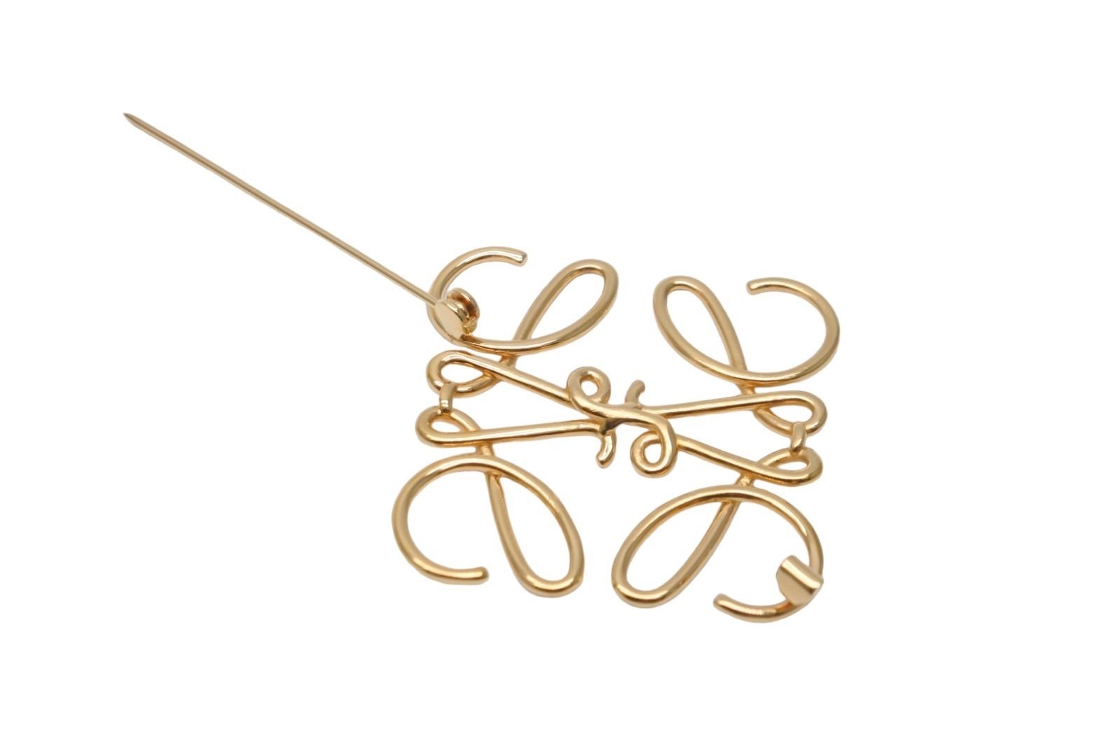 LOEWE ロエベ アナグラム ブローチ アクセサリー 111.25.020 ゴールド