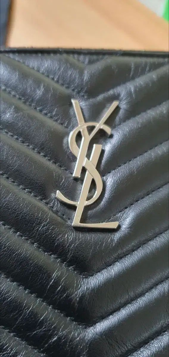 SAINT LAURENT