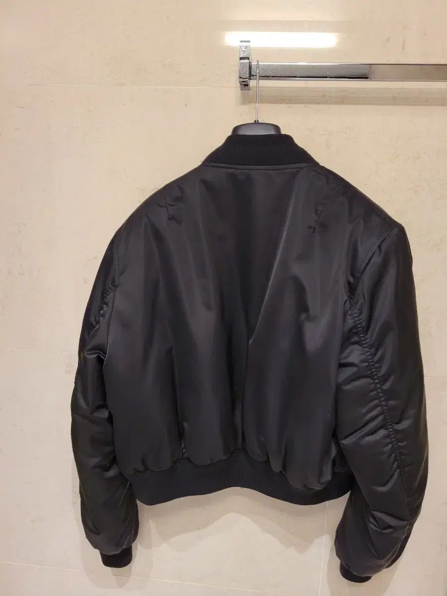 トニーウェク リサイクル クロップド パデッド ブルゾン