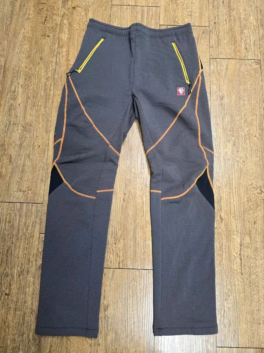 ワークパンツ 春と秋用