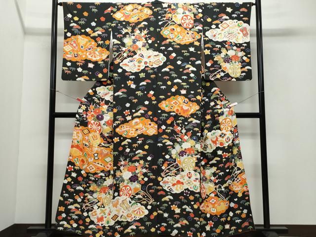 平和屋着物●訪問着　駒刺繍　宝尽くし花車文　黒地　金彩　正絹　逸品　CAAW3664vf 平和屋着物○訪問着 駒刺繍 宝尽くし花車文 黒地 金彩 正絹 逸品