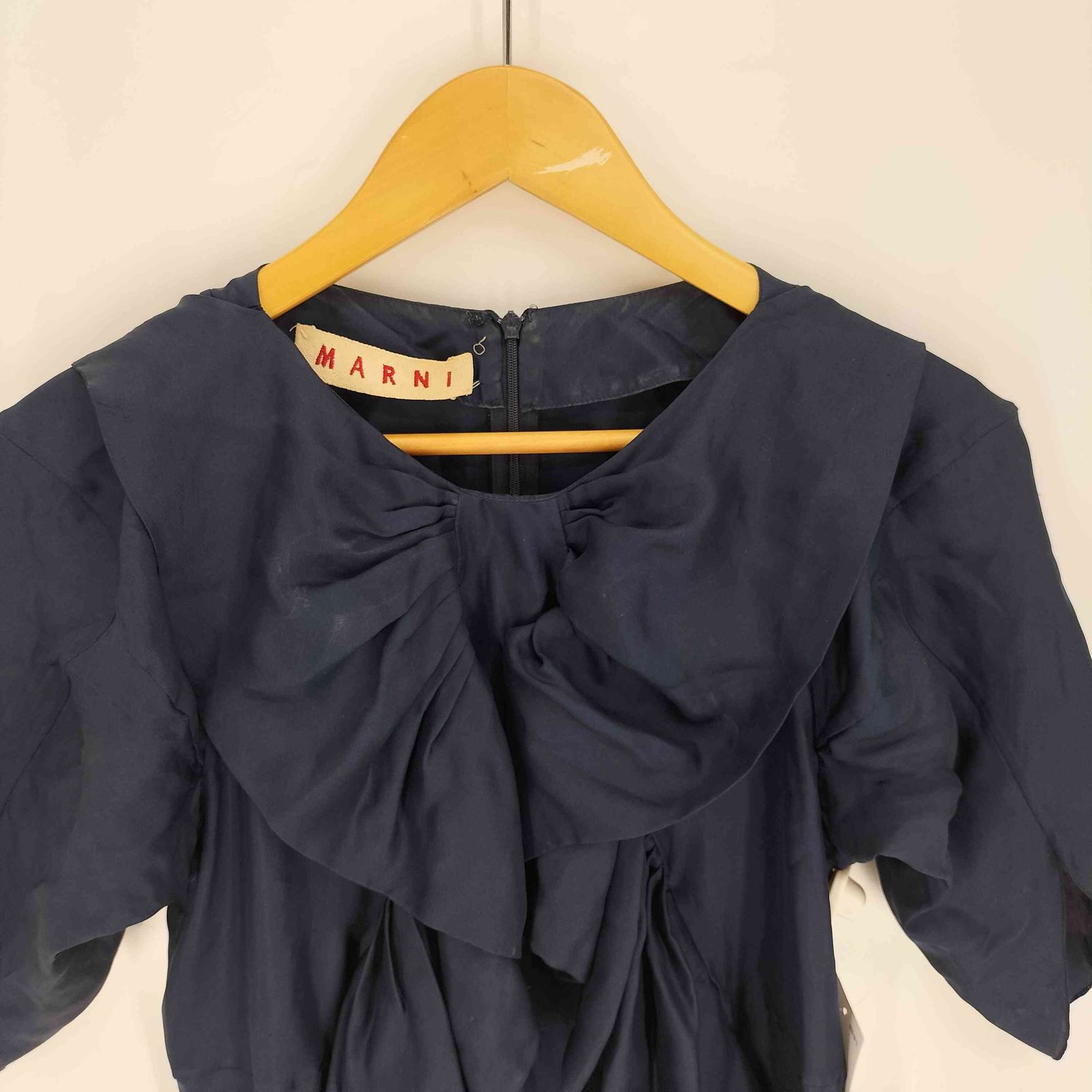 マルニ　MARNI　黒ワンピース　シルク マルニ MARNI イタリア製 ノーカラー ドレープ リボン デザイン
