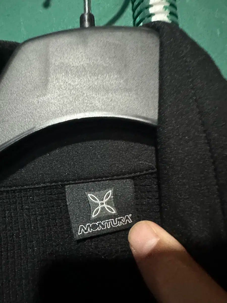 MONTURA モンチュラ ジップアップジャケット ブラック M HRDEVELOPMENT_JP