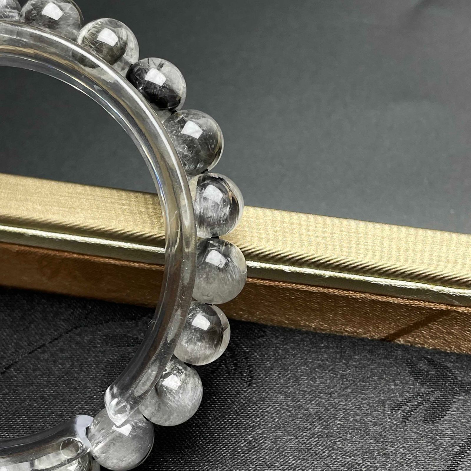 ブルッカイトインクォーツ