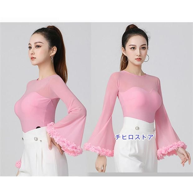 女性