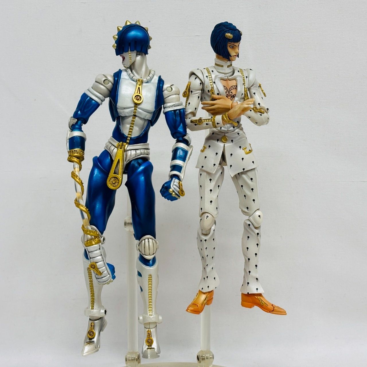 e++ジョジョ++　ブチャラティ　&　スティッキィ・フィンガーズ　フィギュア Amazon.co.jp: 超像可動ブチャラティ スティッキーフィンガーズ