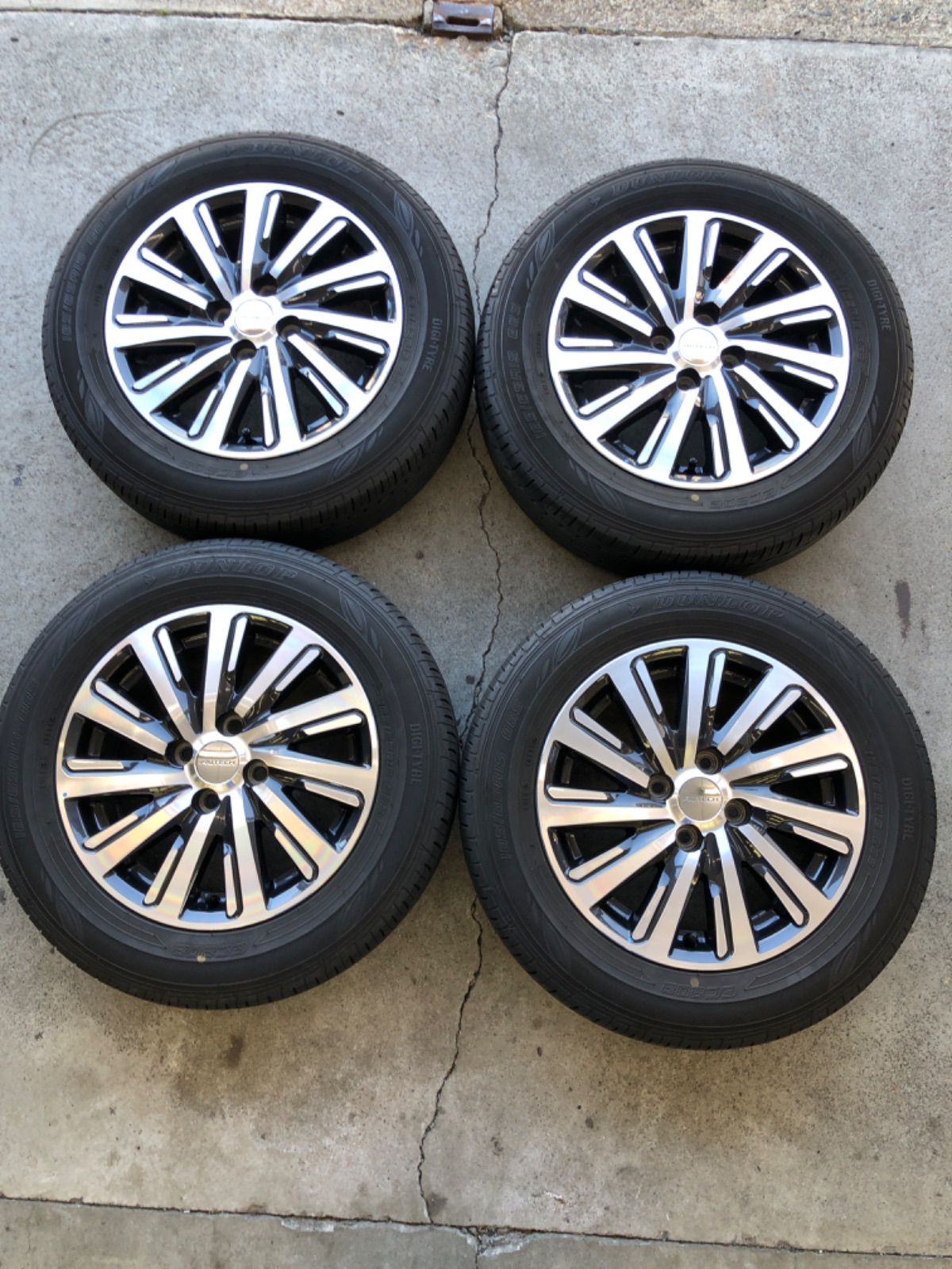 日産 ノート AUTECH オーテック E12 185/65R15 サマータイヤ