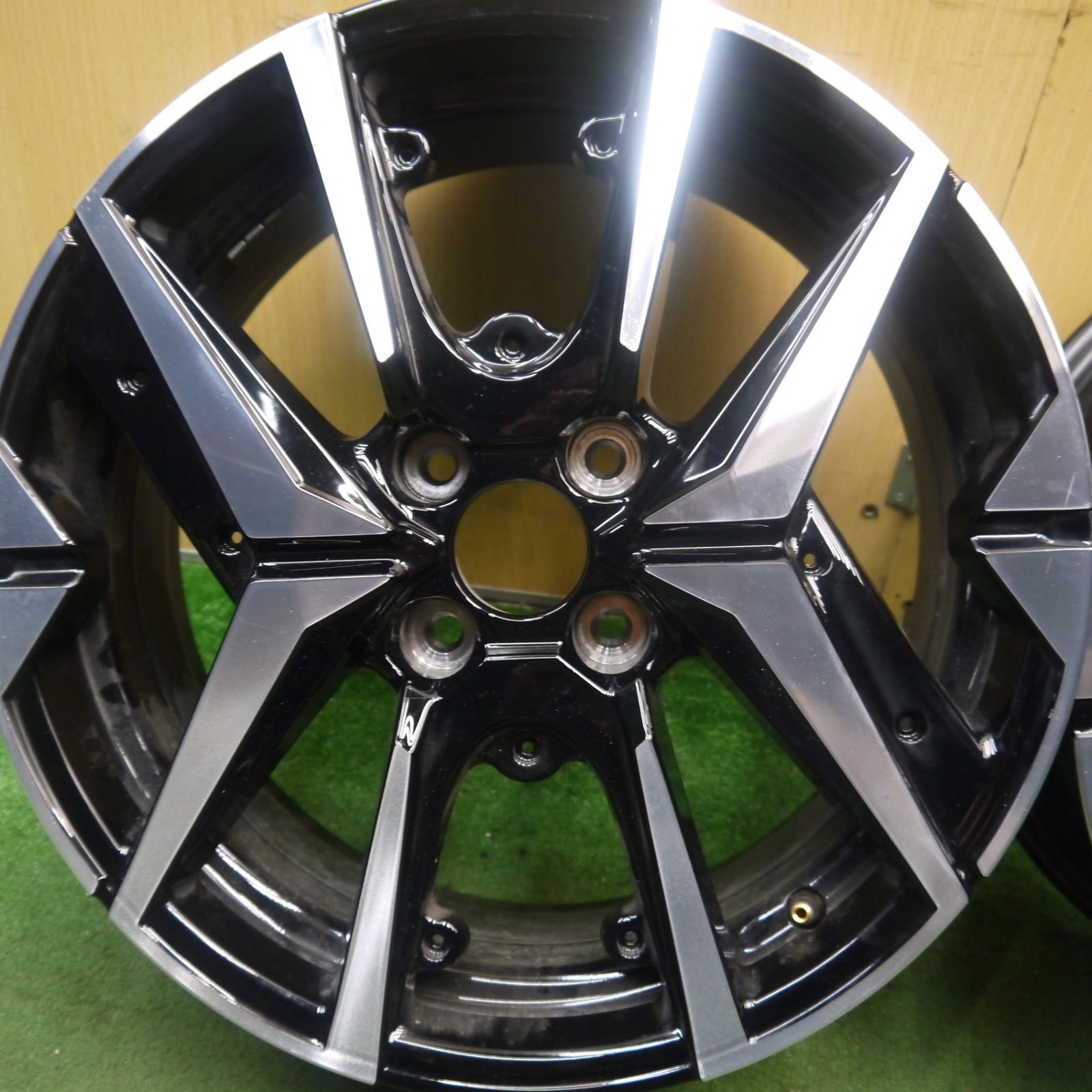 キレイ 2本 プジョー 208 GT 純正 ホイール 17インチ MOPAR 17×7J PCD108 4H 5092901Hホ