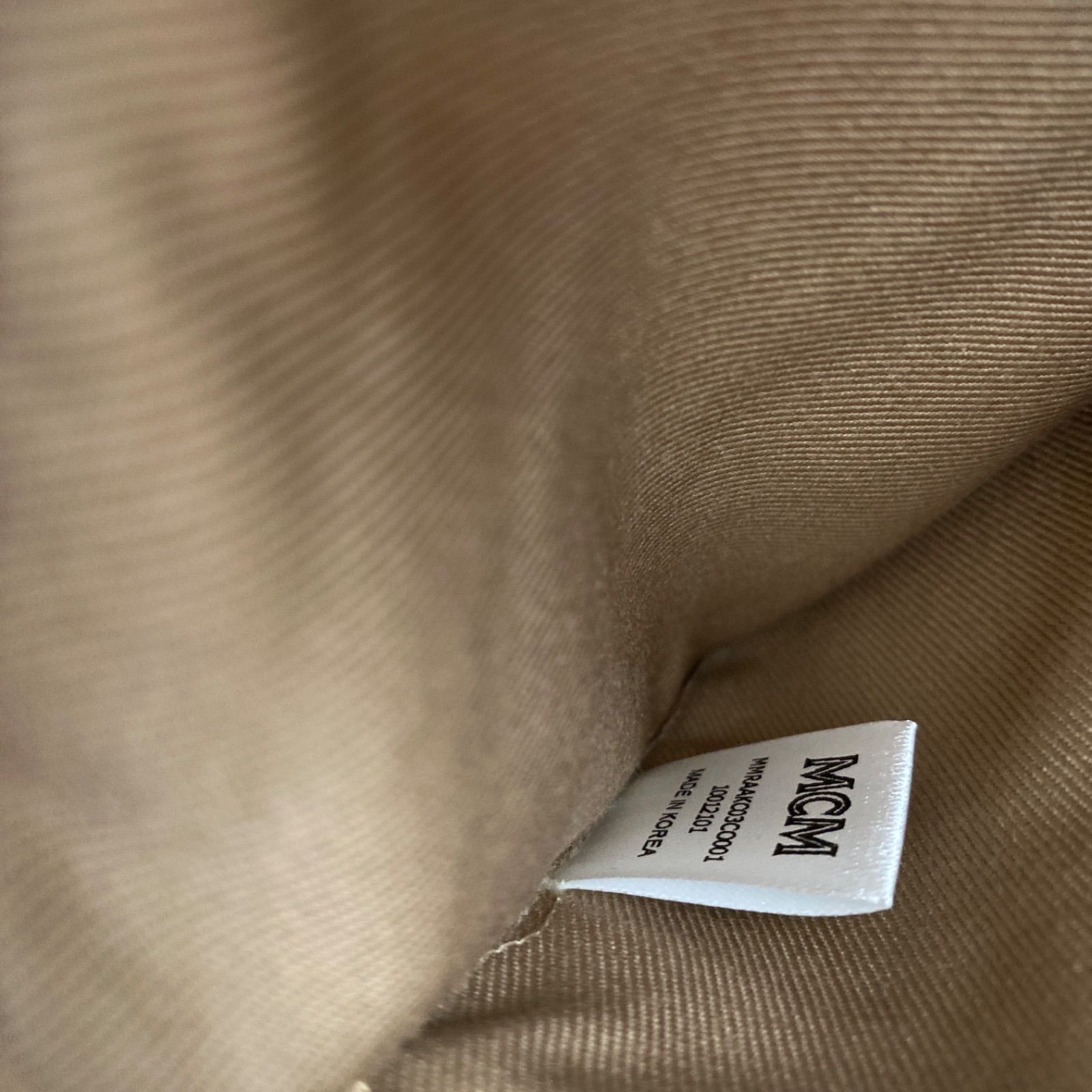 MCM ヴィセントス　スモールクロスボディバッグ MCM（エムシーエム）の「〈クラシック〉N/S クロスボディバッグ