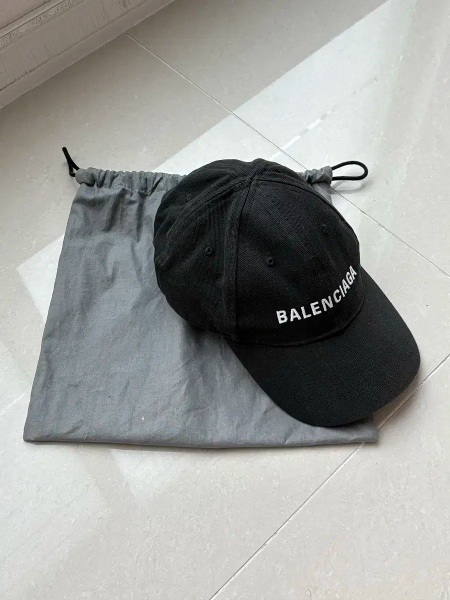 BALENCIAGA(バレンシアガ) ロゴ ボールキャップ ブラック サイズ 59L 