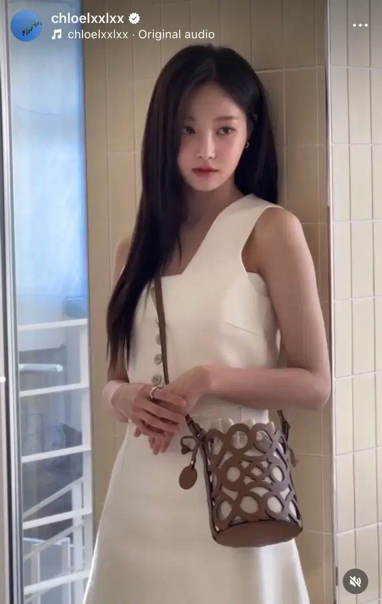 モモランド ヨンウ 着用 ZARA ザラ ニット クロップド ベスト ミニ スカート