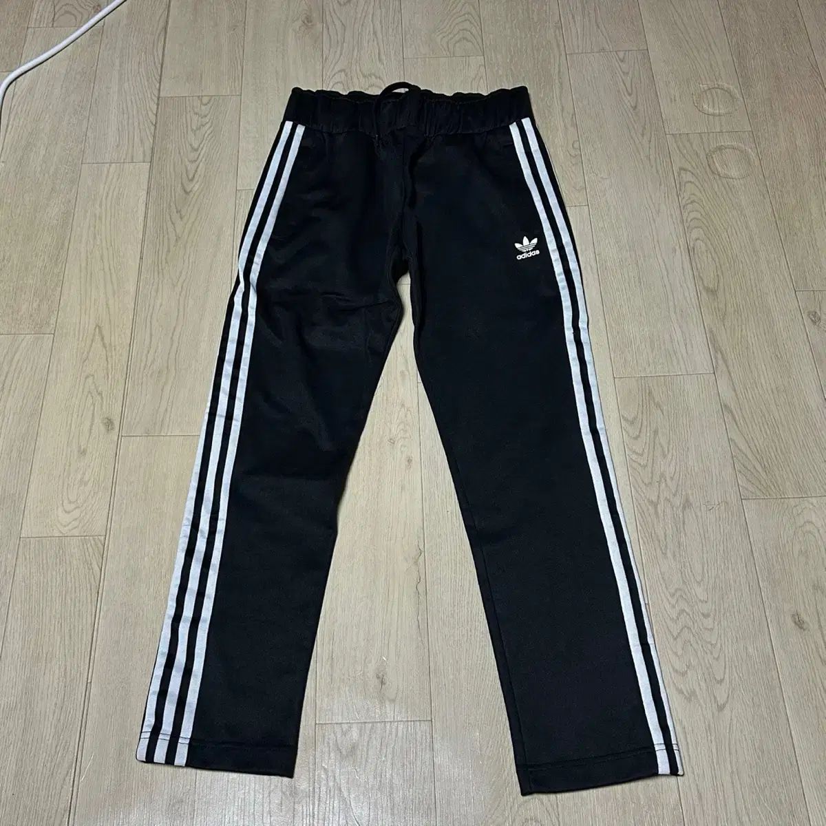【雷市場（ポンジャン）商品韓国直送】 adidas(アディダス) オリジナル 3本線 トレーニングパンツ