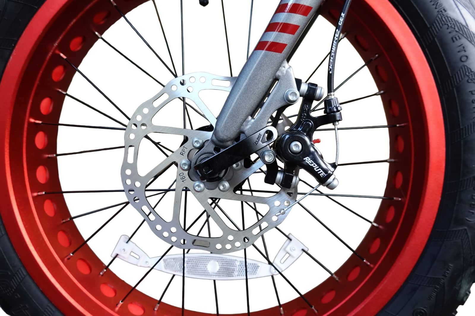 軽量アルミフレーム 極太タイヤ 迫力の20インチ 7速 さらに進化した