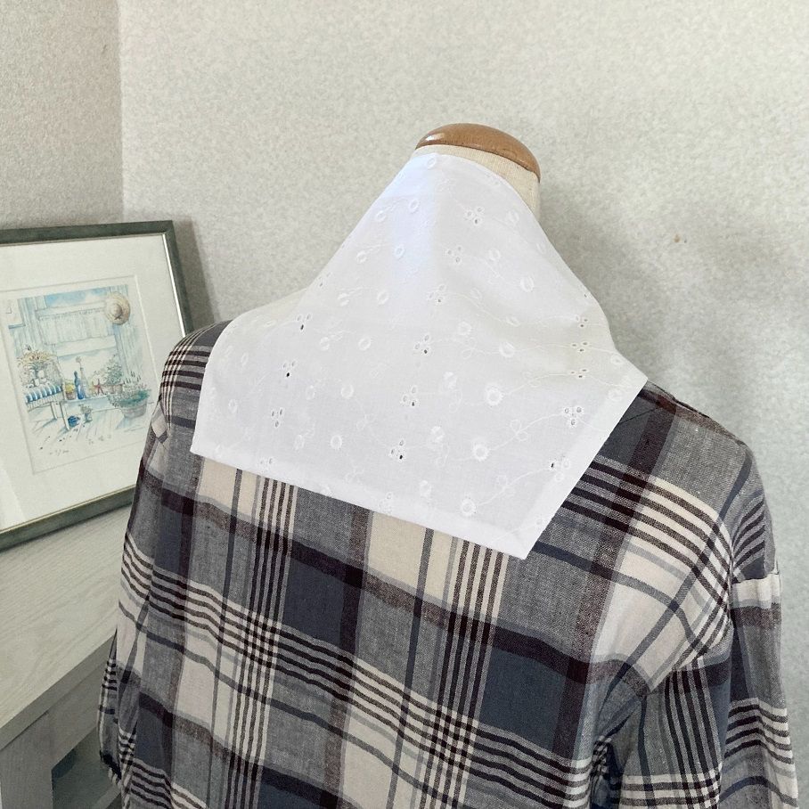 セーラーカラーのネッククーラー（花柄総刺繍レースB）保冷剤ポケット付き