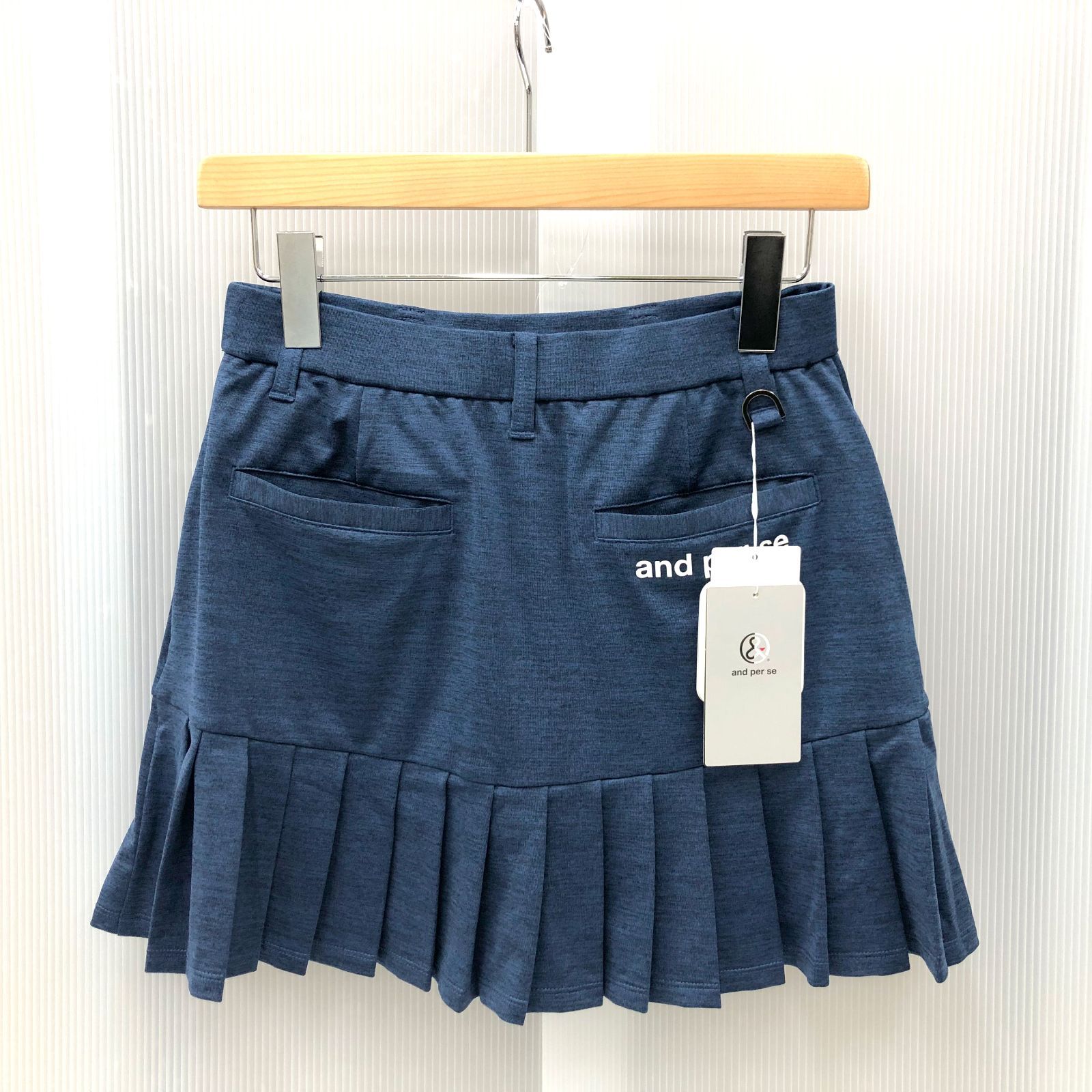 アンパスィ ⭐︎ ゴルフウエア ⭐︎ Lサイズ 未使用　洗濯のみ アンパスィ ⭐︎ ゴルフウエア ⭐︎ Lサイズ 未使用 洗濯のみ