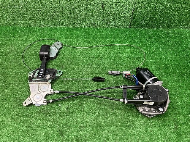 トヨタ　NNP11　ポルテ　NNP15　パワースライドモーター　左　426605-10130