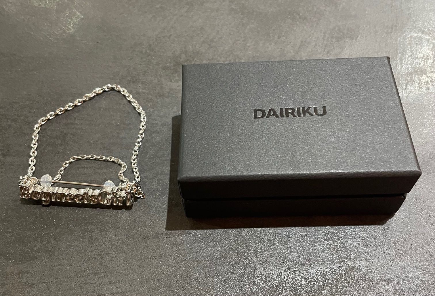 DAIRIKU BoymeetsGirl Souvenir Brooch - @タイムセール実施中！買取