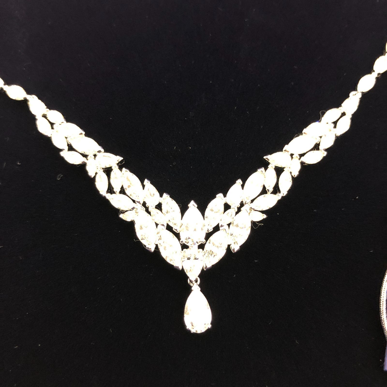 スワロフスキー louison ネックレス 新品同様 スワロフスキー LOUISON