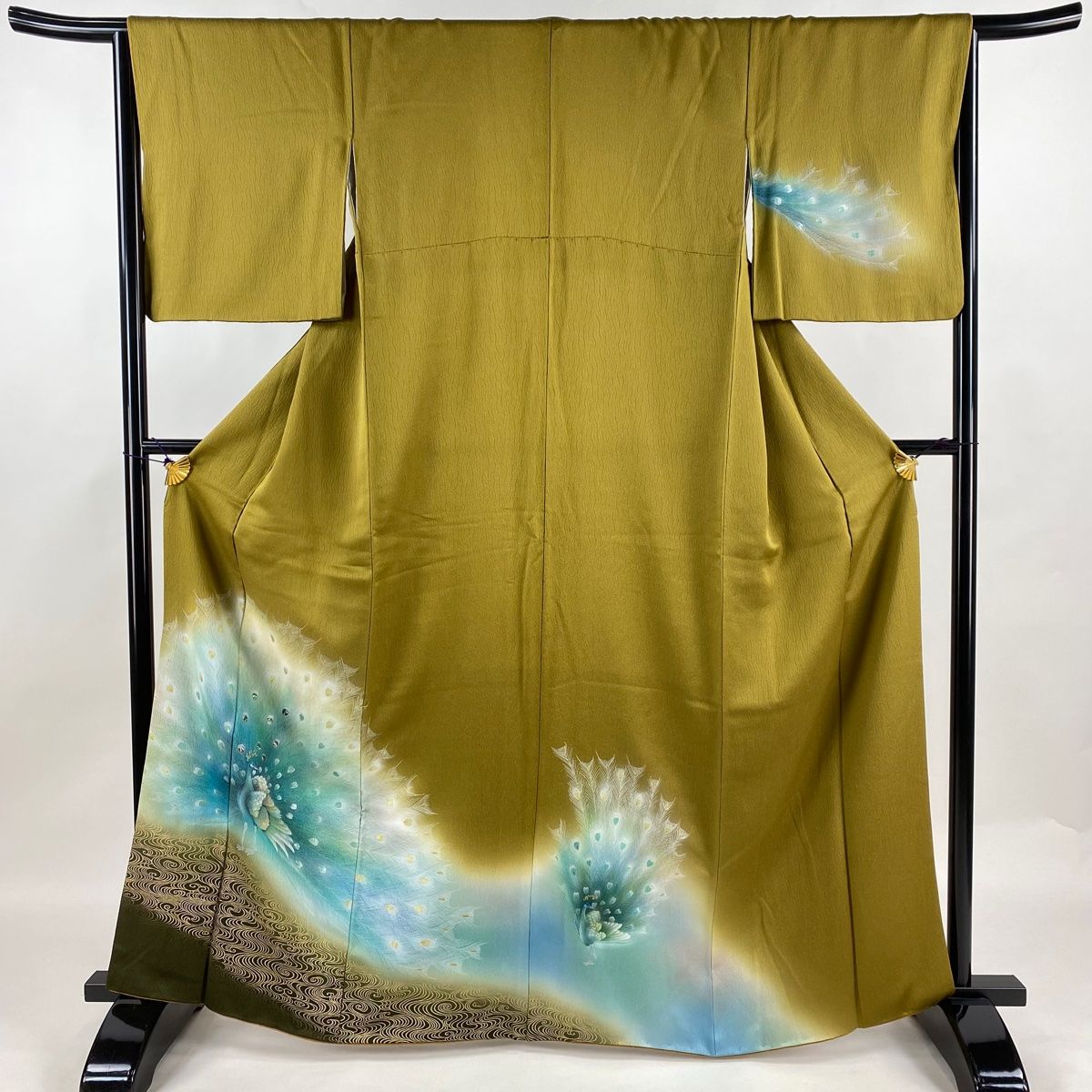 付下げ 身丈165.5cm 裄丈65.5cm M 袷 孔雀 流水 金銀彩 螺鈿 鶯色 正絹 名品