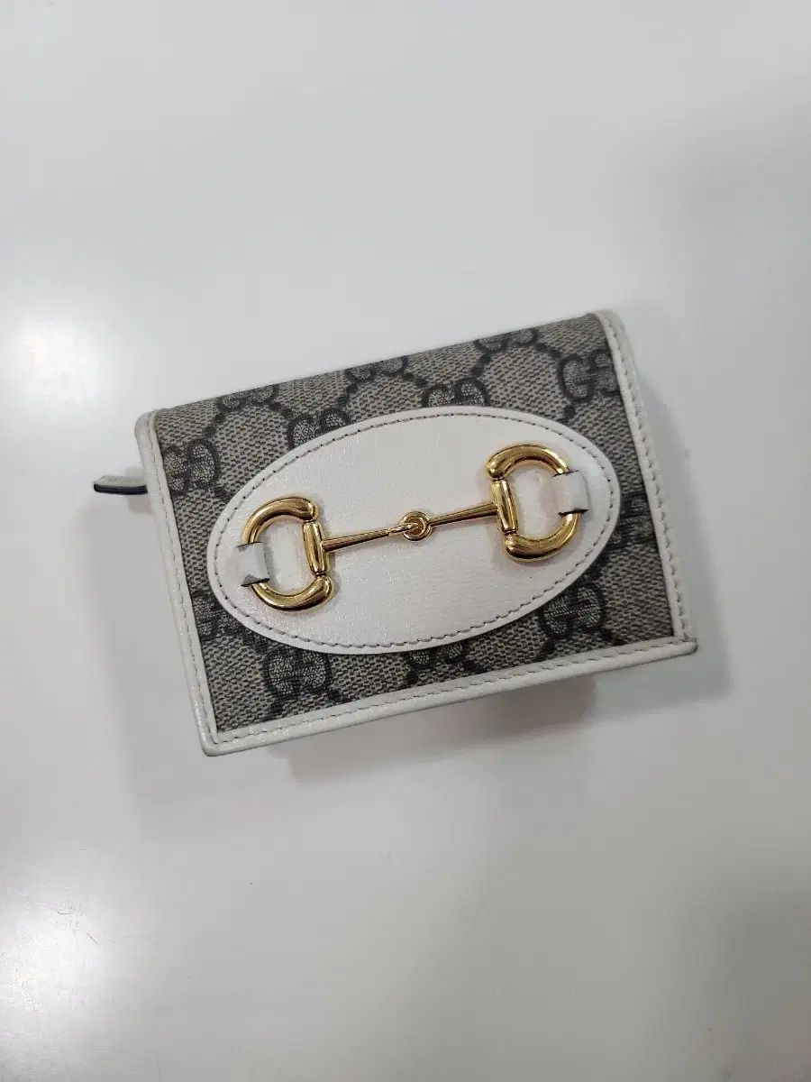 GUCCI グッチ 二つ折り財布 お札収納可