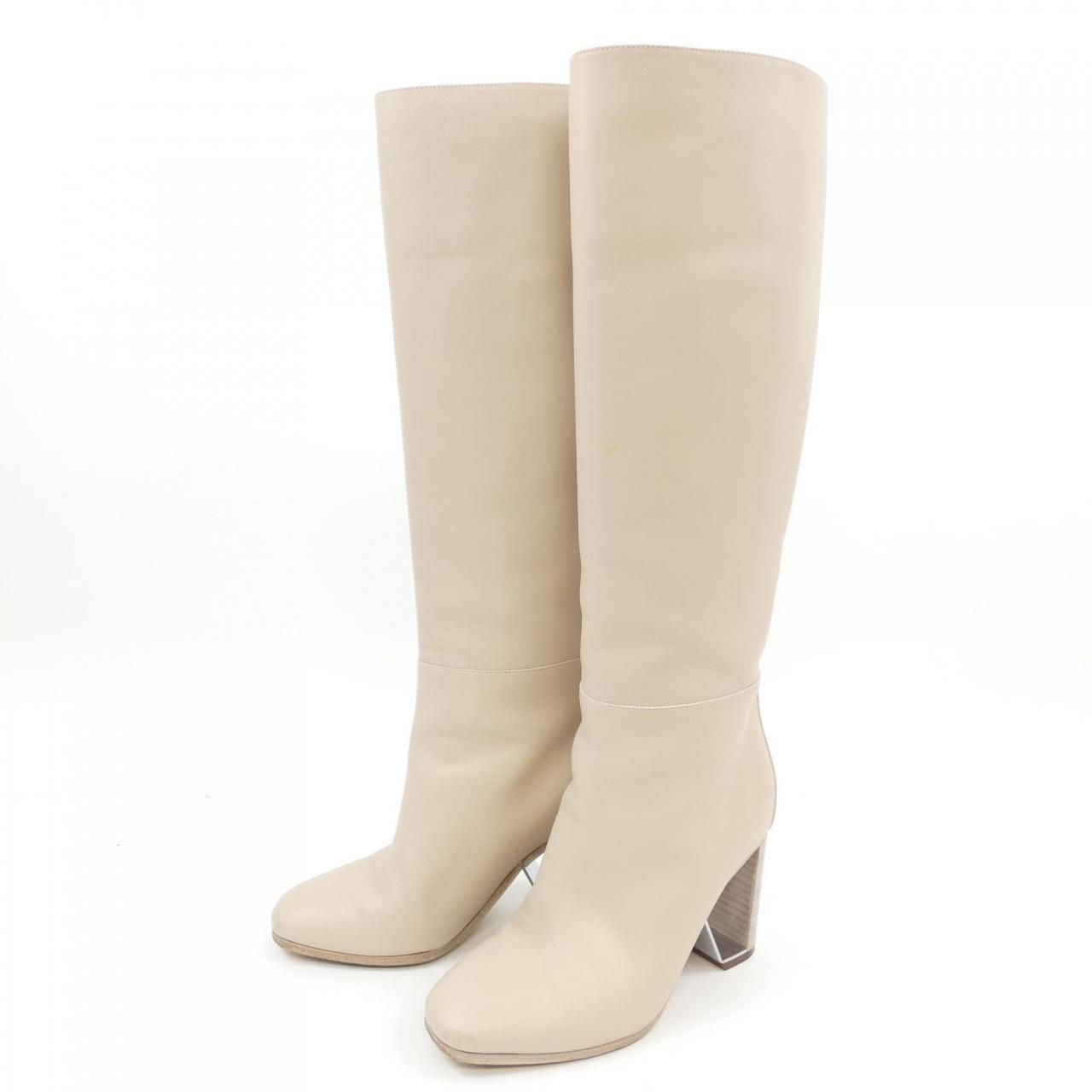 202057Z ブリトニー