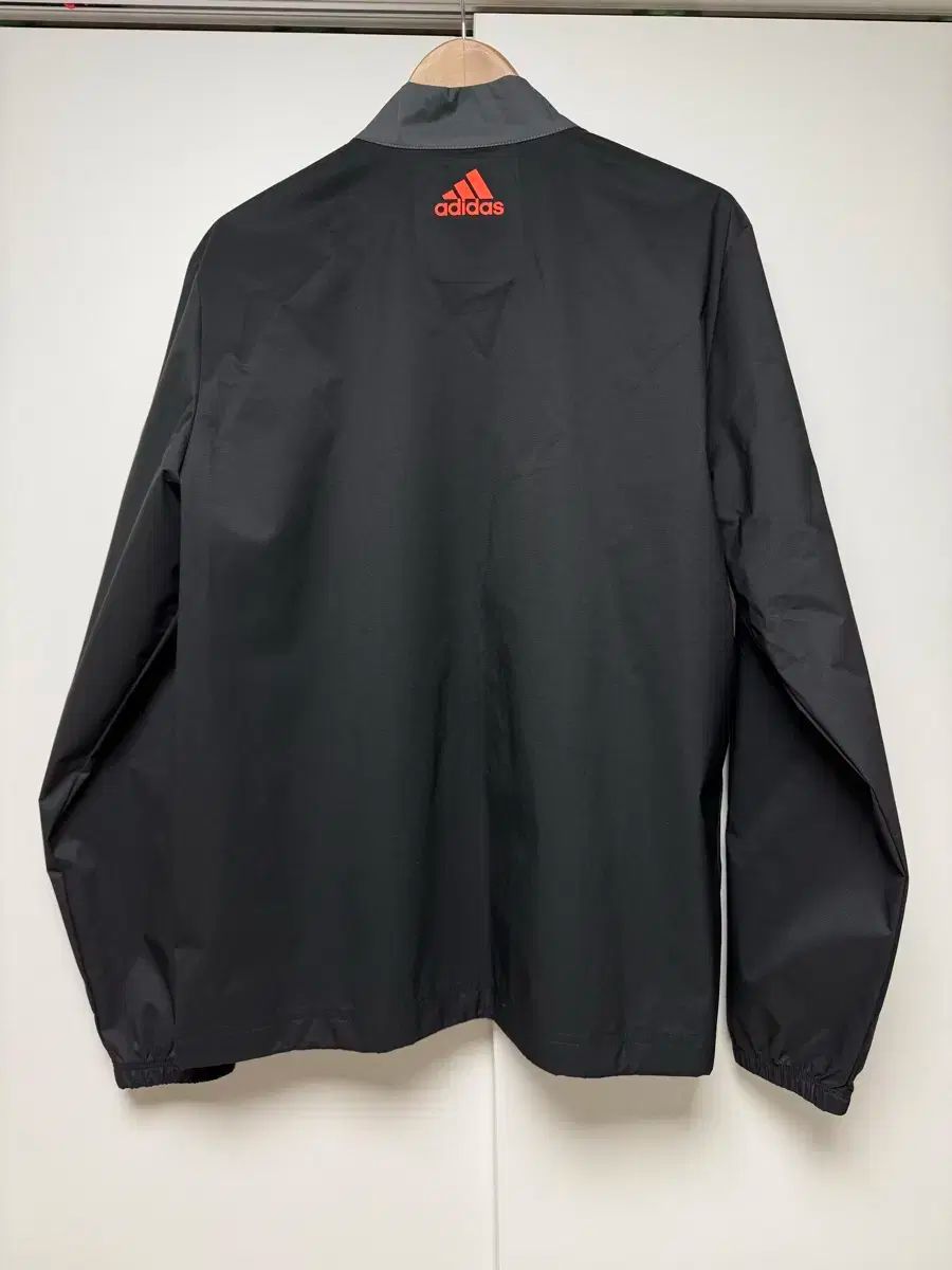 adidas アディダス