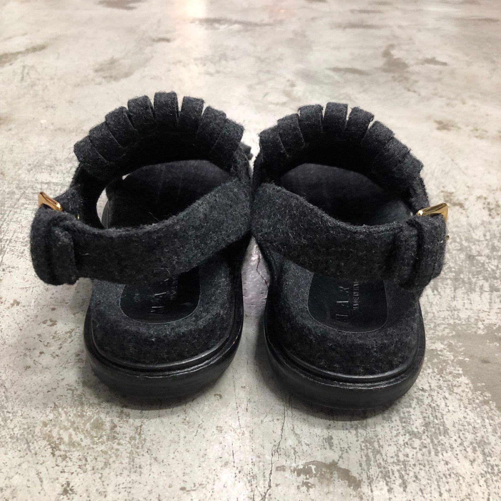 【美品】MARNI マルニ　タッセル付きオープントゥサンダル ブラック MARNI(マルニ) フェルト タッセルサンダル ブラック｜【公式