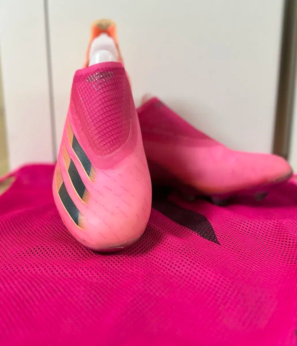 アディダス エクス ゴースト ピンク